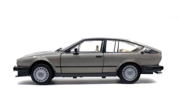 Solido 1/18 Alfa Romeo GTV6 1984 - Silver - ONLY 1 LEFT! - Image 6