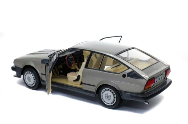 Solido 1/18 Alfa Romeo GTV6 1984 - Silver - ONLY 1 LEFT! - Image 8